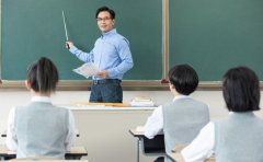 郑老师教育初中生学英语郑老师和新东方哪个好？